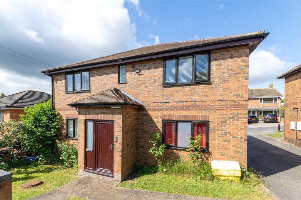 Main image of property: Mistletoe Hill, Luton, Bedfordshire, LU2