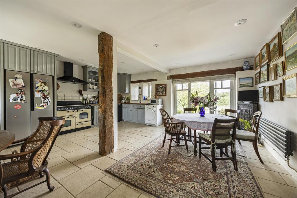 House in Gloucester - View 2