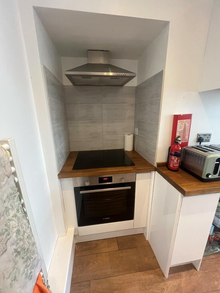 1 bedroom house share for rent
