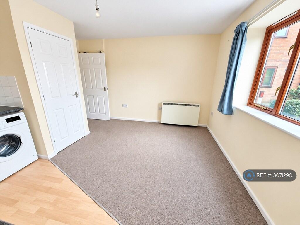 Apartment in Nottingham - View 3