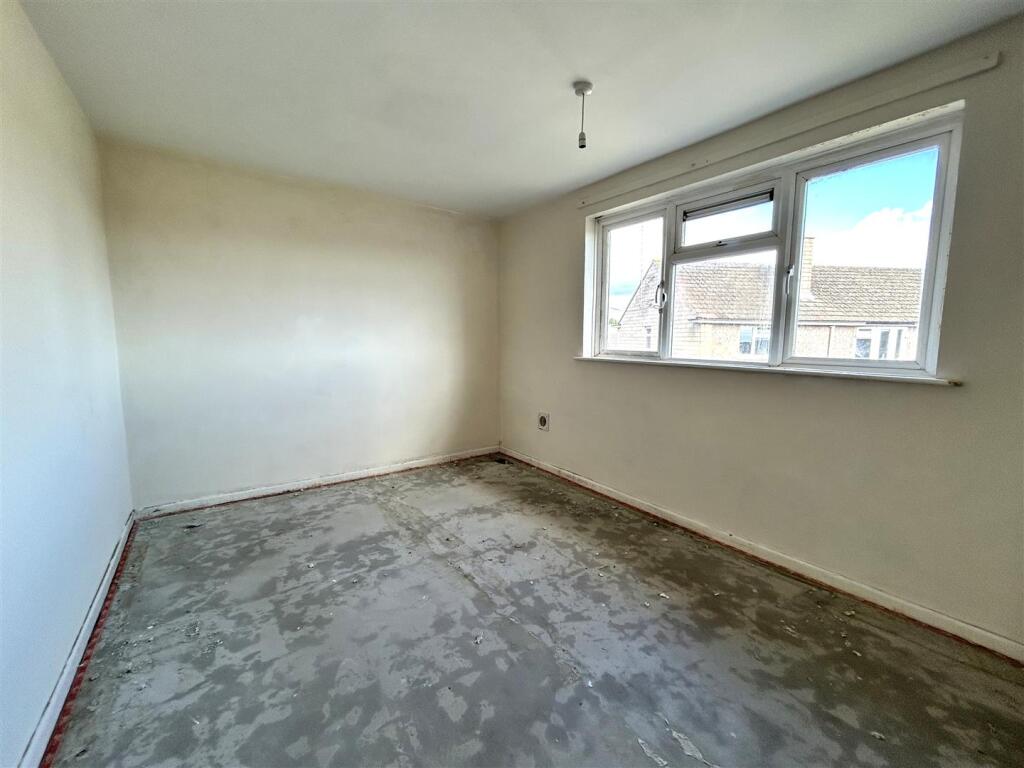 Apartment in Chippenham, Hardenhuish, Cepen Park North - View 4