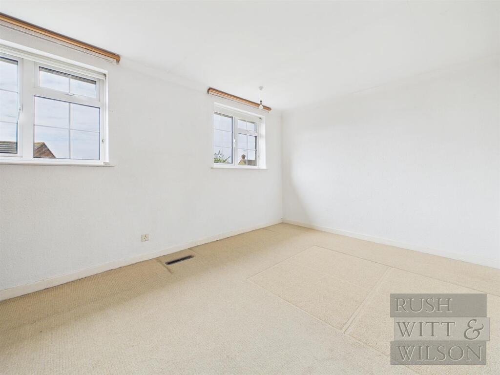 House in Bexhill-on-Sea, Glenleigh Park - More