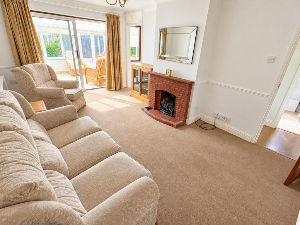 Heycroft Way, Tiptree photo 3