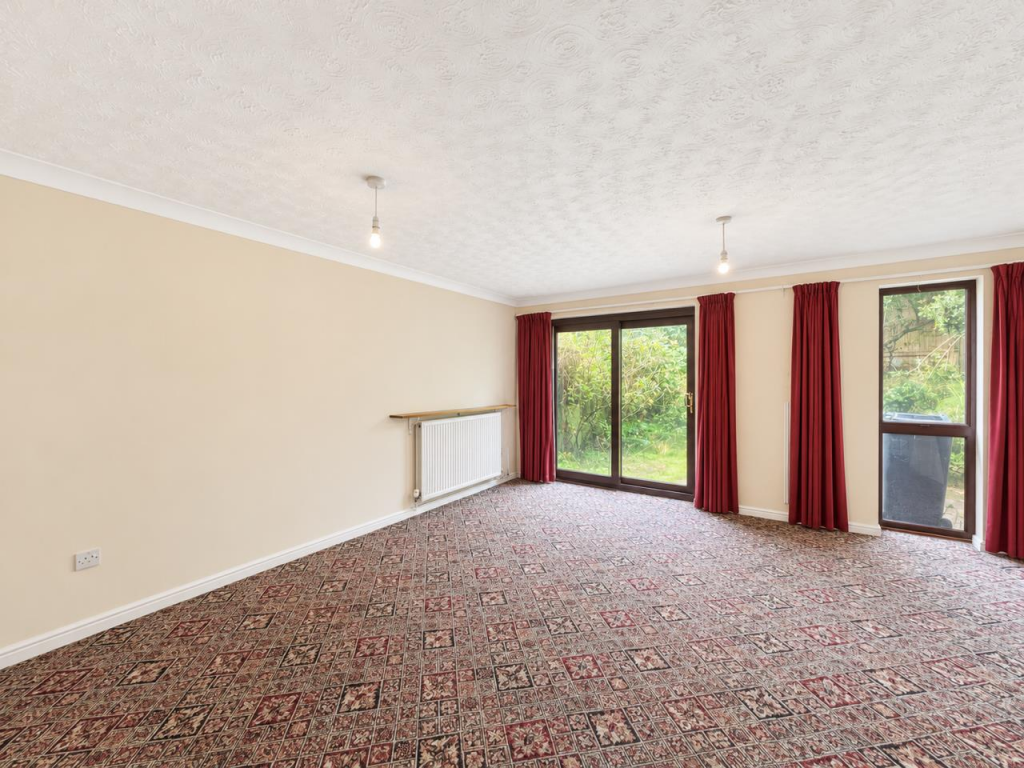 House in Gloucester - View 4