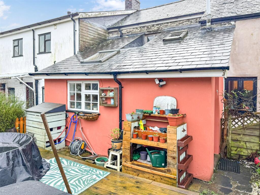 House in Powys, Glantwymyn - View 2