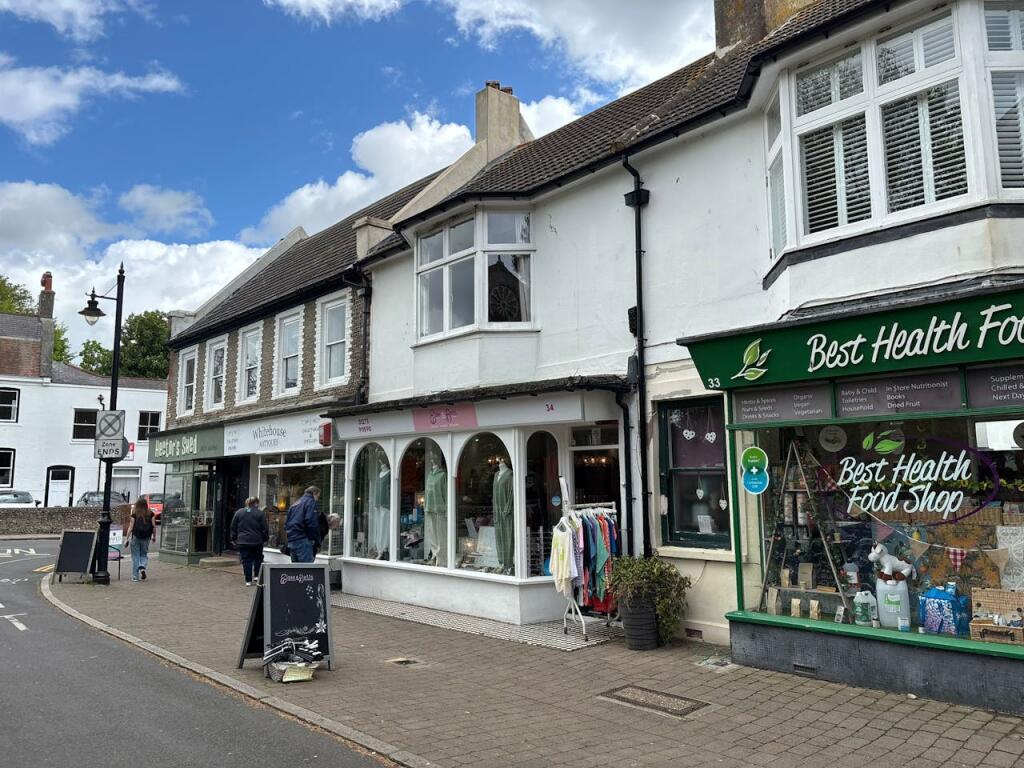 Main image of property: 34 East Street, Shoreham by Sea, BN43 5ZD