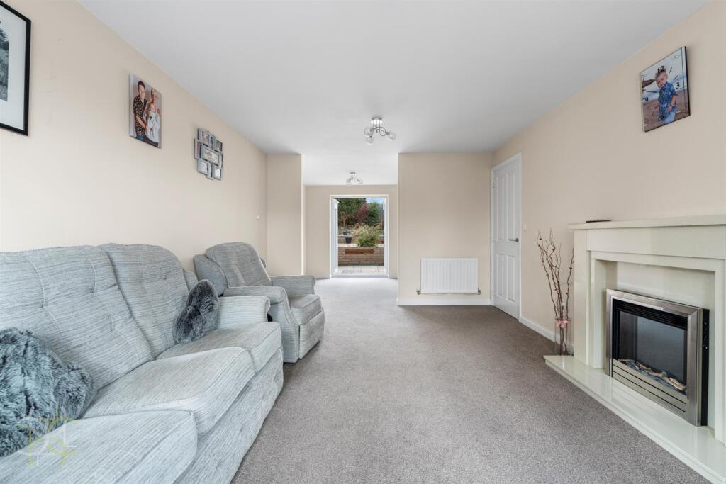 House in Worcester - View 5