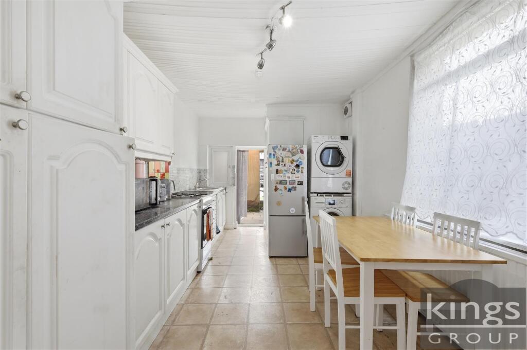 House in London, Southbury - View 4