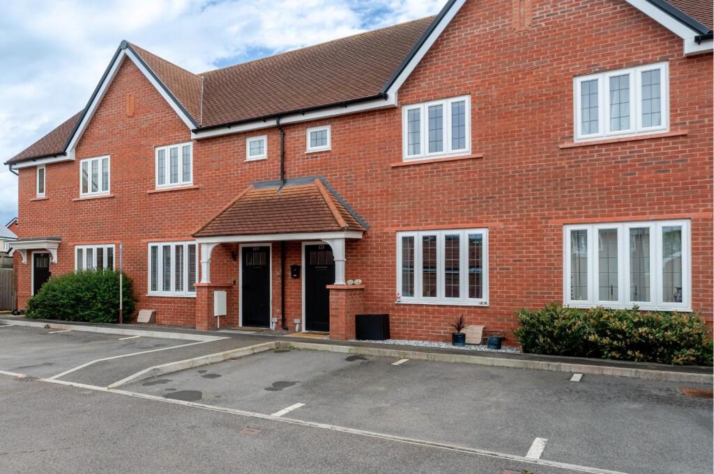 Main image of property: Beautifully presented, modern two bedroom home, situated within Chestnut Park, Yatton