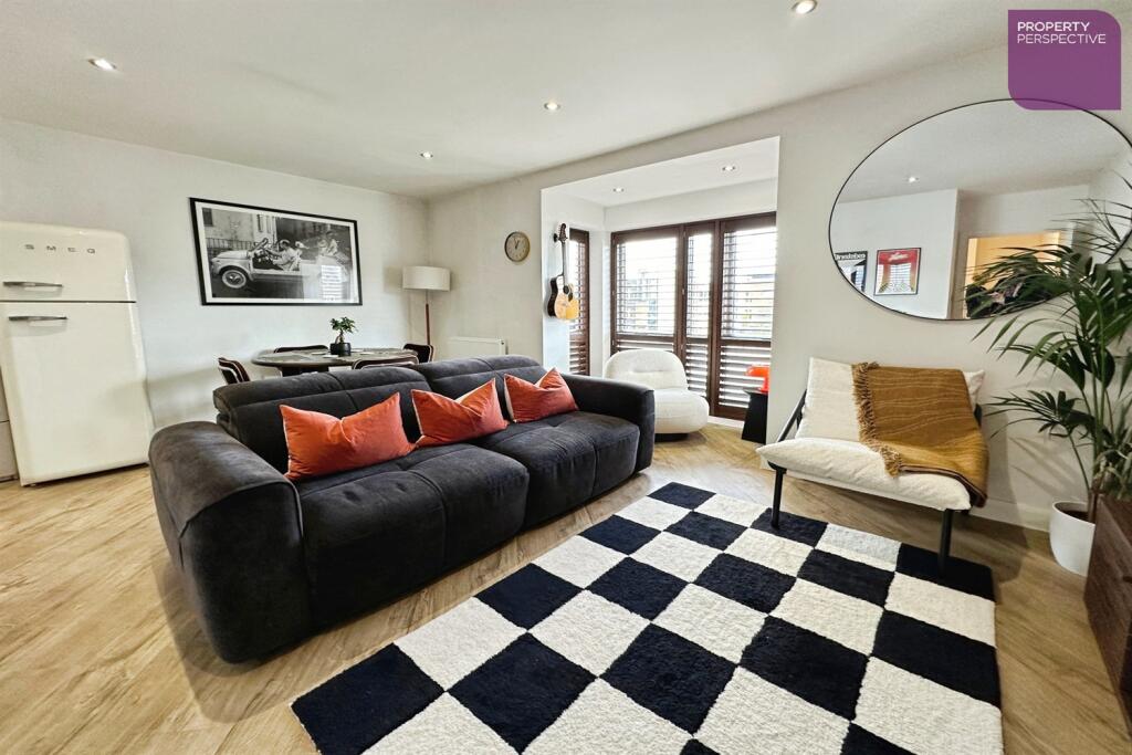 Apartment in Hull, Garrison Side, Old Town - View 2