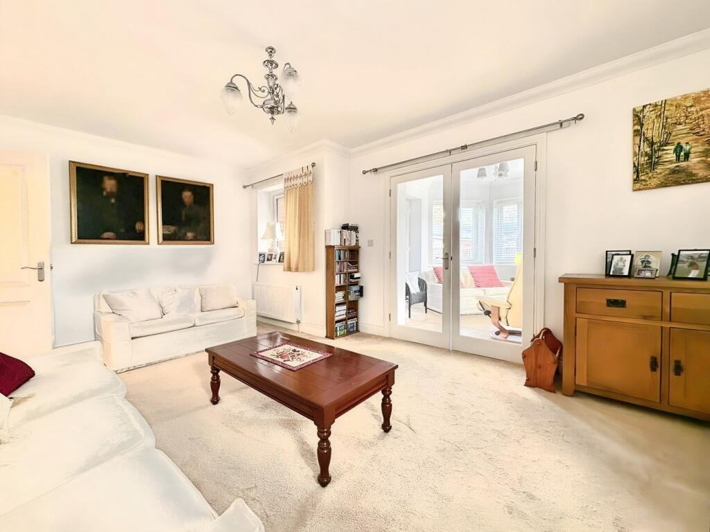 House in Chelmsford, Broomfield - View 4