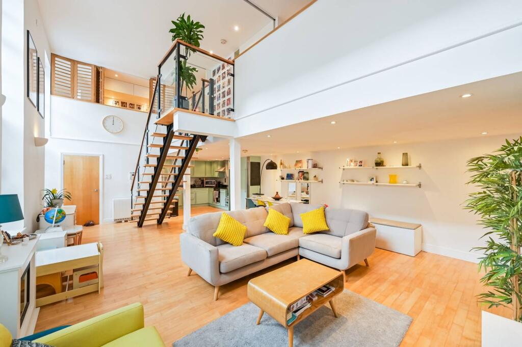 Main image of property: Hanover Place, Mile End, London, E3