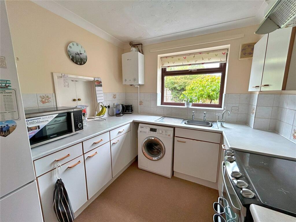 Clematis Close, Christchurch, Dorset, BH23 photo 4