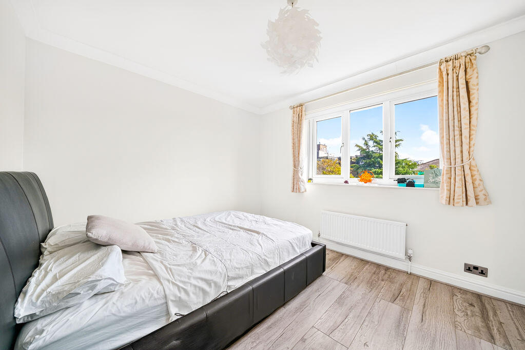 House in London - View 3