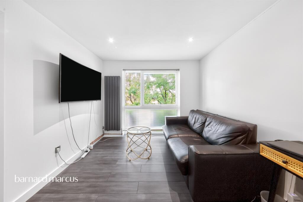 Apartment in London - View 5