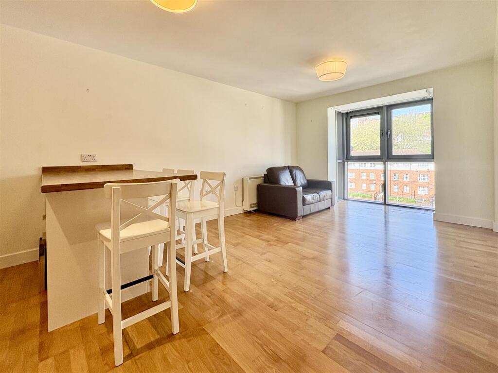 Main image of property: Offered with no chain and location in central Bristol, Hamilton Court, Bristol
