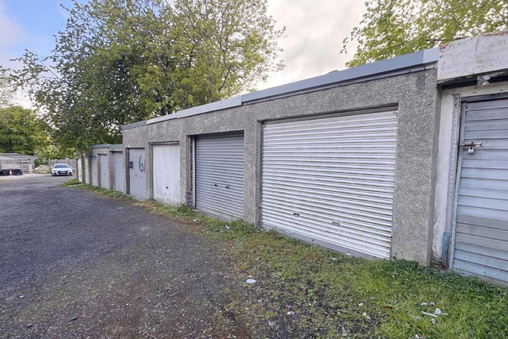 Studio parking on  , Eaglesham Road Garage, Clarkston, G767DH, £15,000