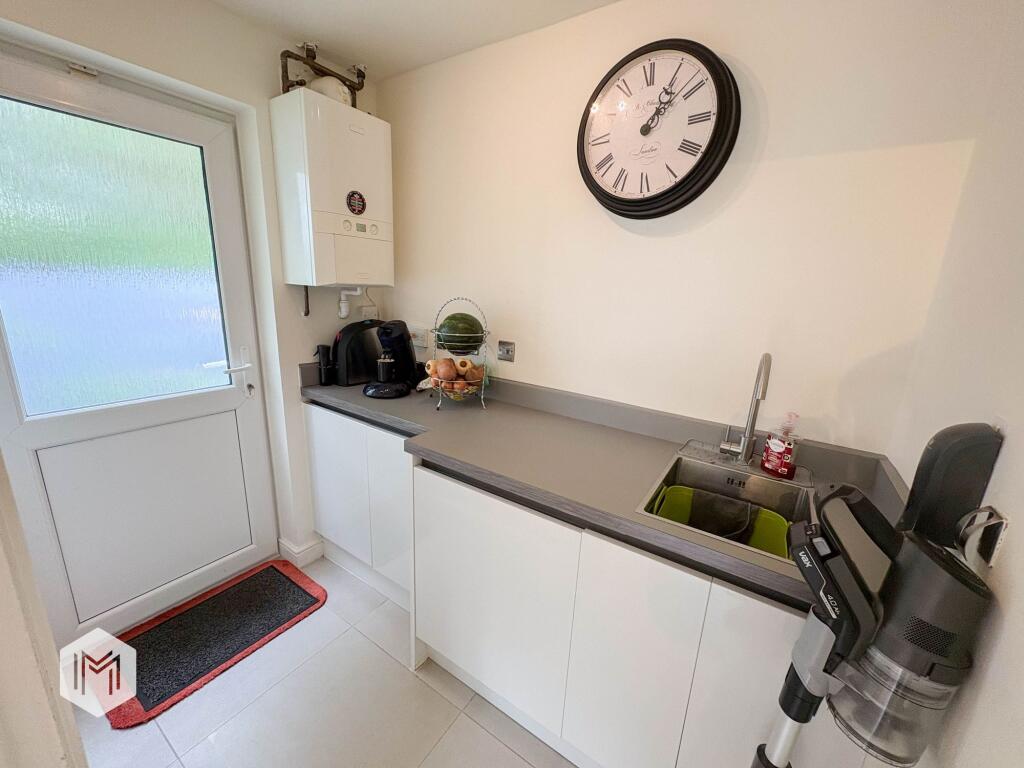 Pendle Gardens, Culcheth, WA3 photo 4