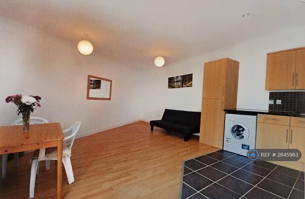 House in Bromley - View 4