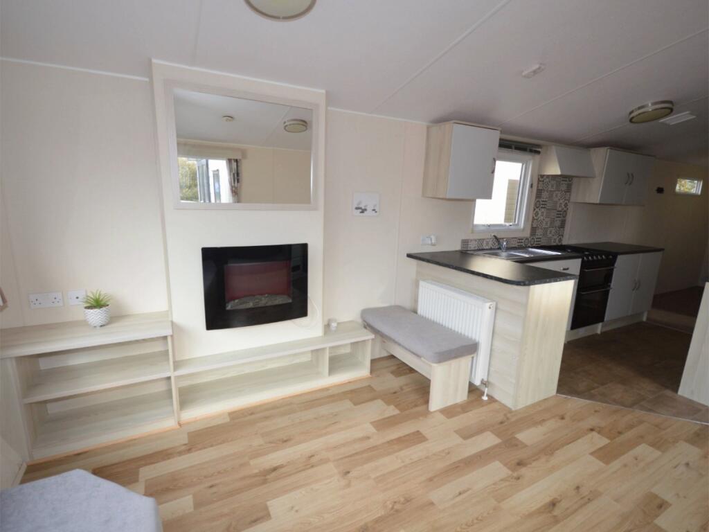 Two bed Atlas Moonstone, Mablethorpe Chalet and Caravan Park, Links Avenue, Mablethorpe, Lincolnshire, LN12 1QN photo 4