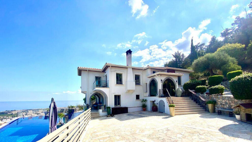 Main image of property: Karsiyaka, Girne