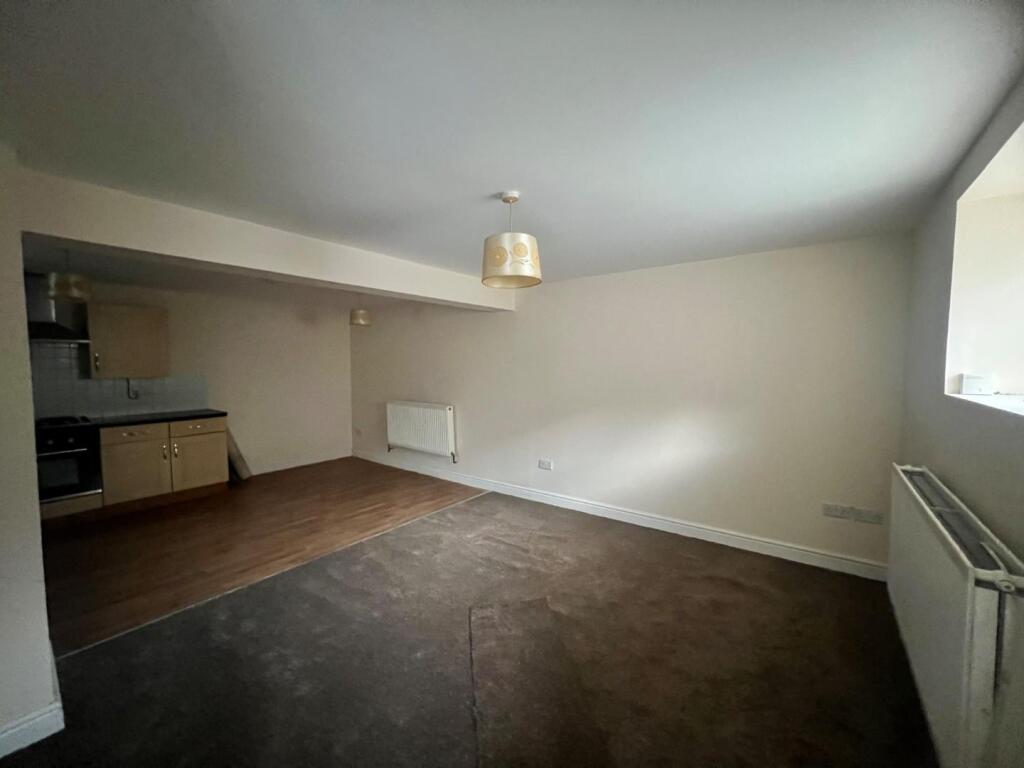 Apartment in Cardiff, Ogmore Valley - View 2