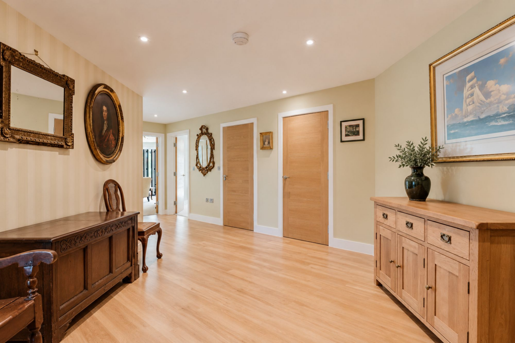 Apartment in Warwick, Royal Leamington Spa - More