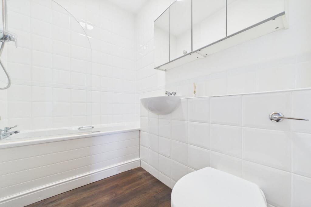 Apartment in Bracknell - View 5