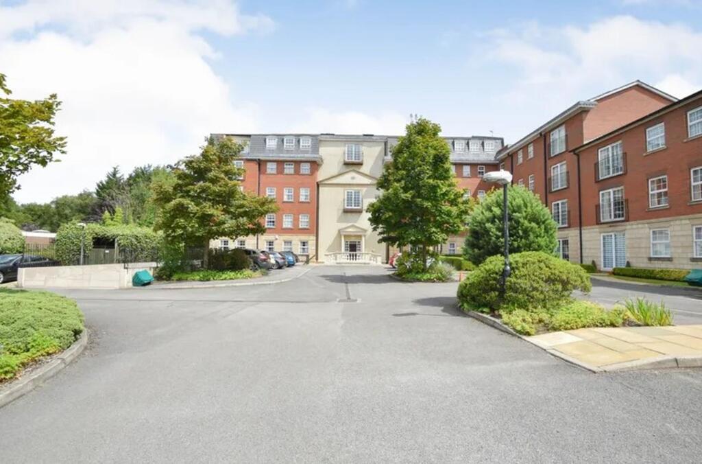 Main image of property: Higher Lane, Whitefield, M45