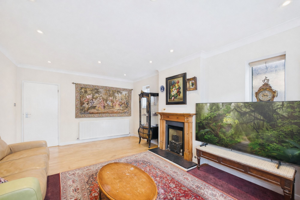 House in Reigate and Banstead, Banstead - View 5