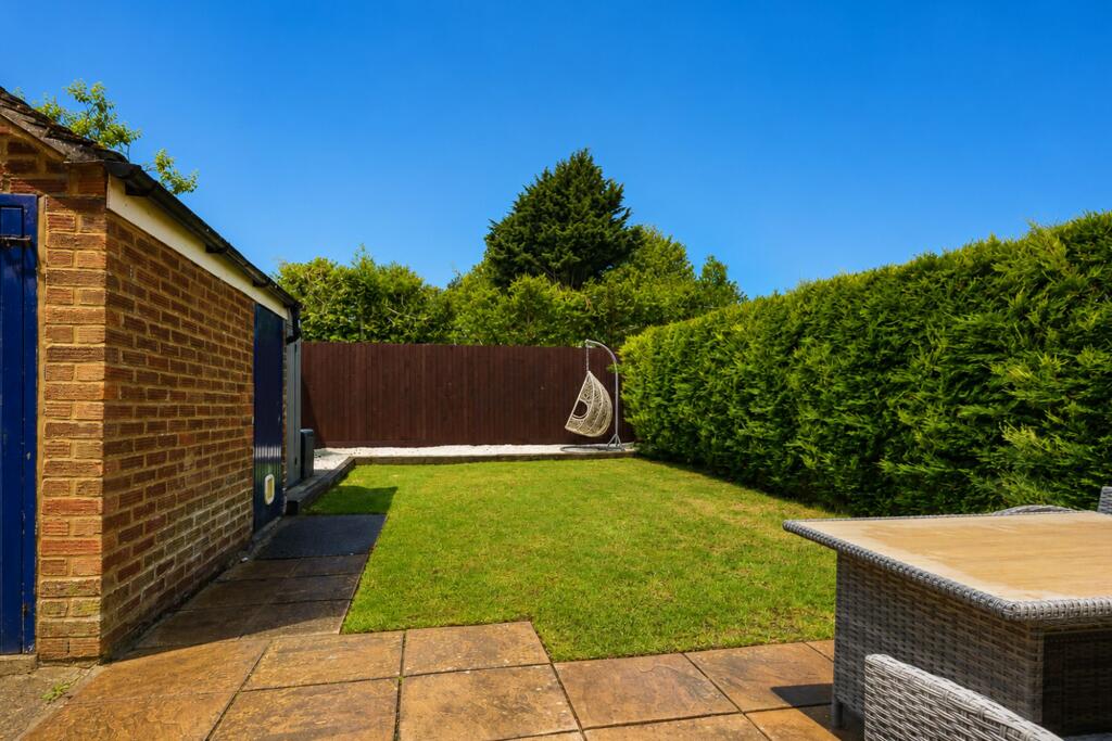Mancroft Road, Caddington, LU1 photo 4