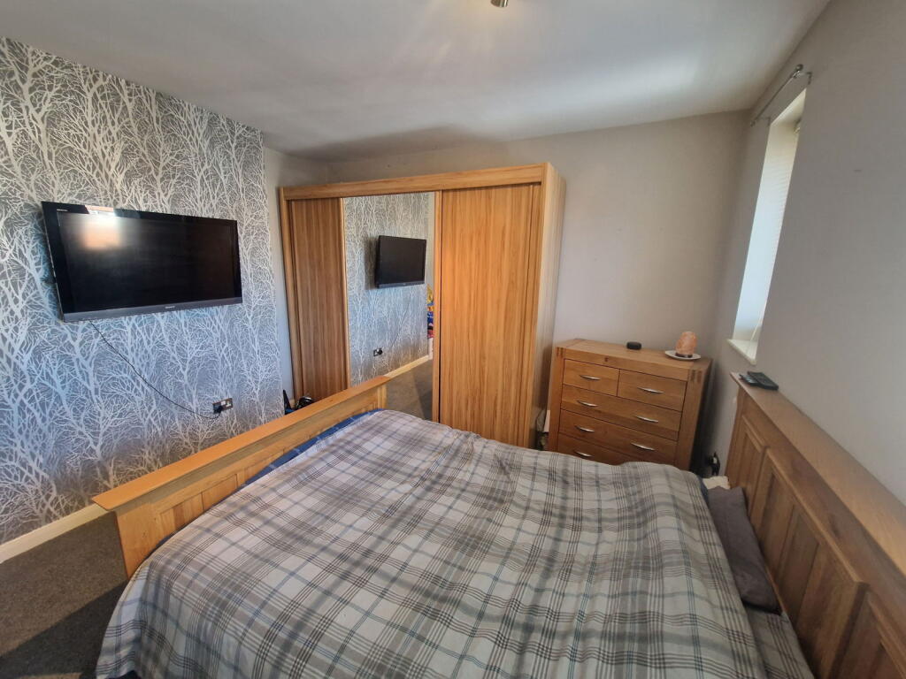 Additional image 7 of CRADLEY HEATH, Chapel Close