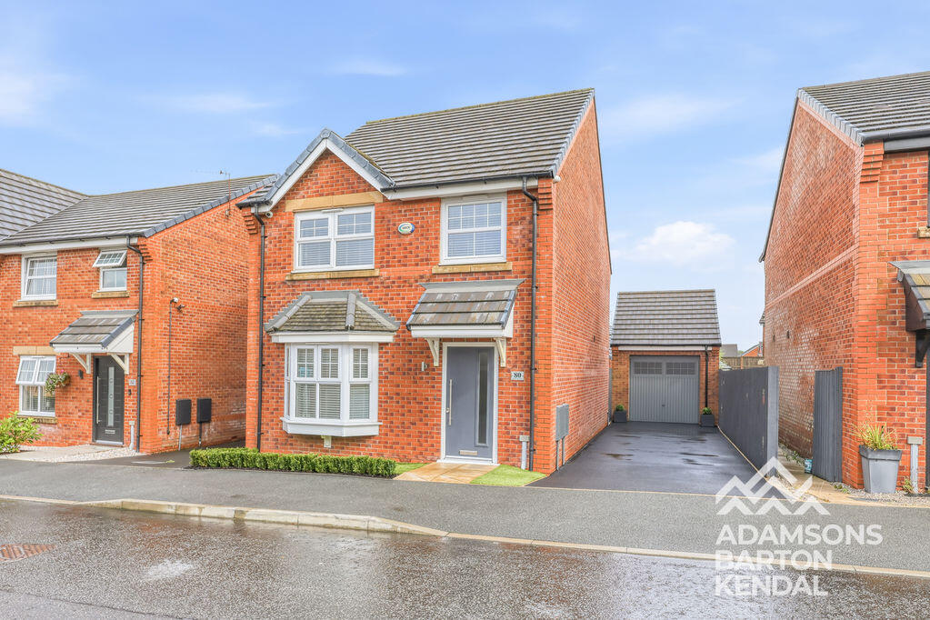 4-bed detached on Ginnell Farm Avenue, Burnedge, OL16 , £365,000