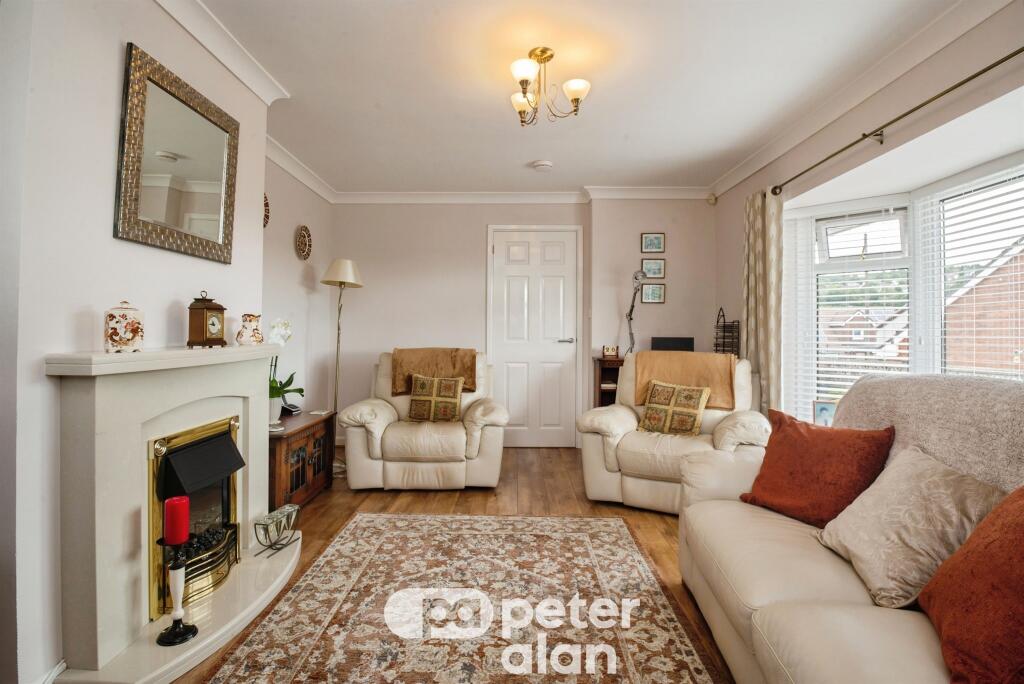 House in Newport - View 3