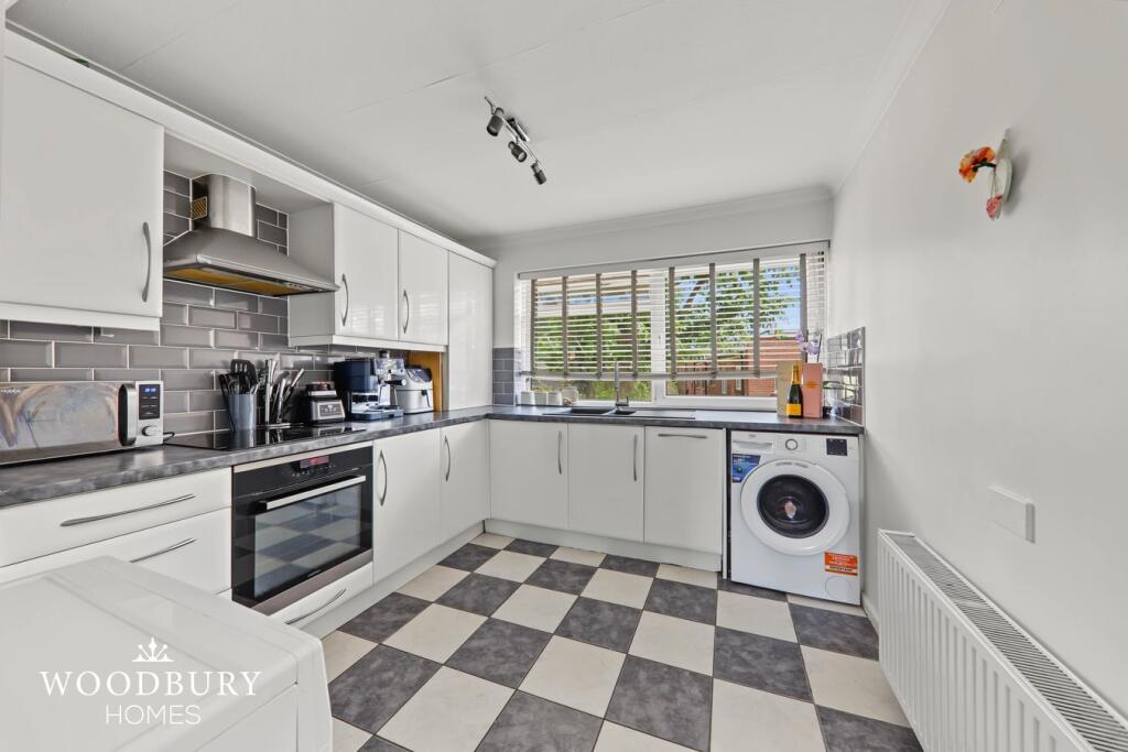 Apartment in Ilford - View 3