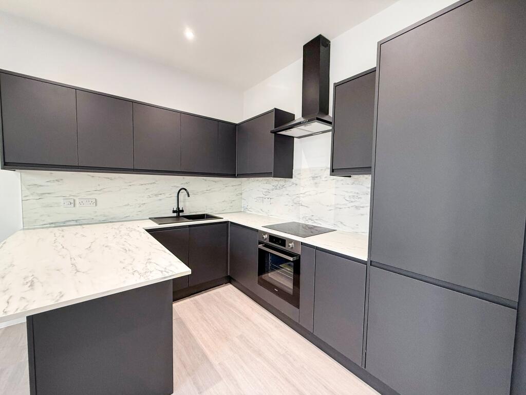 Main image of property: Meadow Road, Beeston, NG9