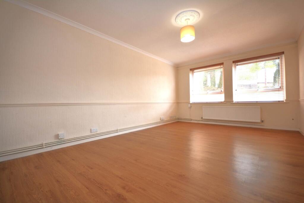 Apartment in Botley, Waterside, Chesham - View 3