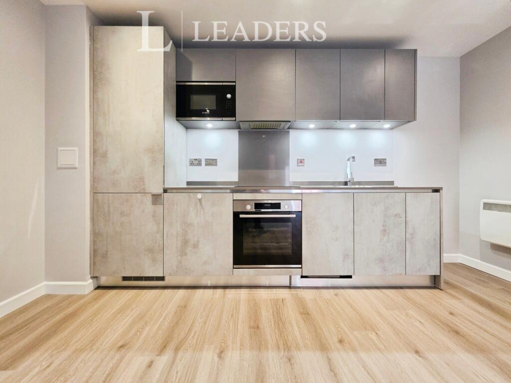 Apartment in Chelmsford - View 3