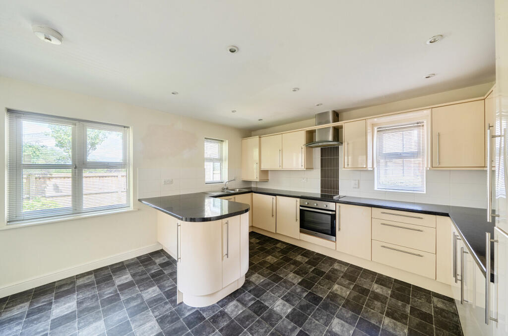 Bearberry Meadow, Midsomer Norton, Radstock, BA3 - View 4