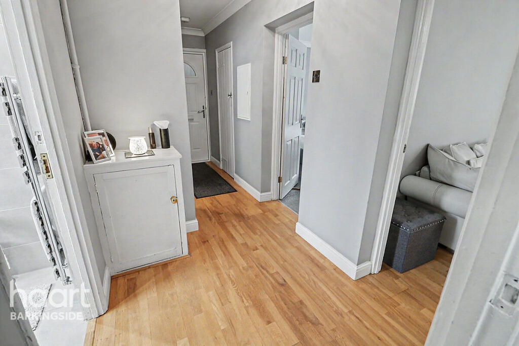 Claybury Broadway, Clayhall - View 6
