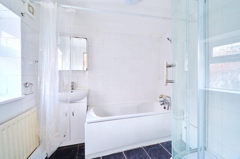 House in Rugby, Warwickshire - View 5
