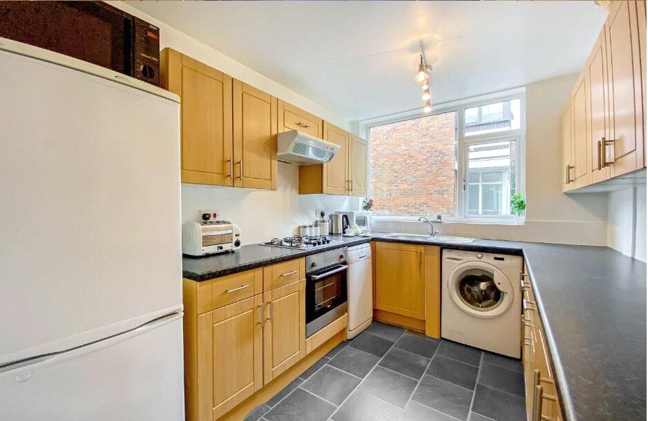 Apartment in Coventry - More