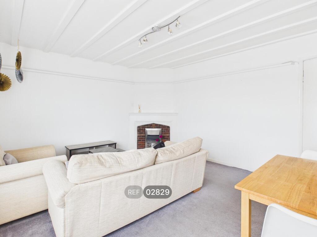 Apartment in Ipswich, Rushmere - View 3