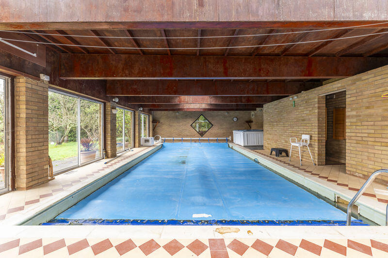 6 bed detached - Lordswell Lane, Crowborough image 2