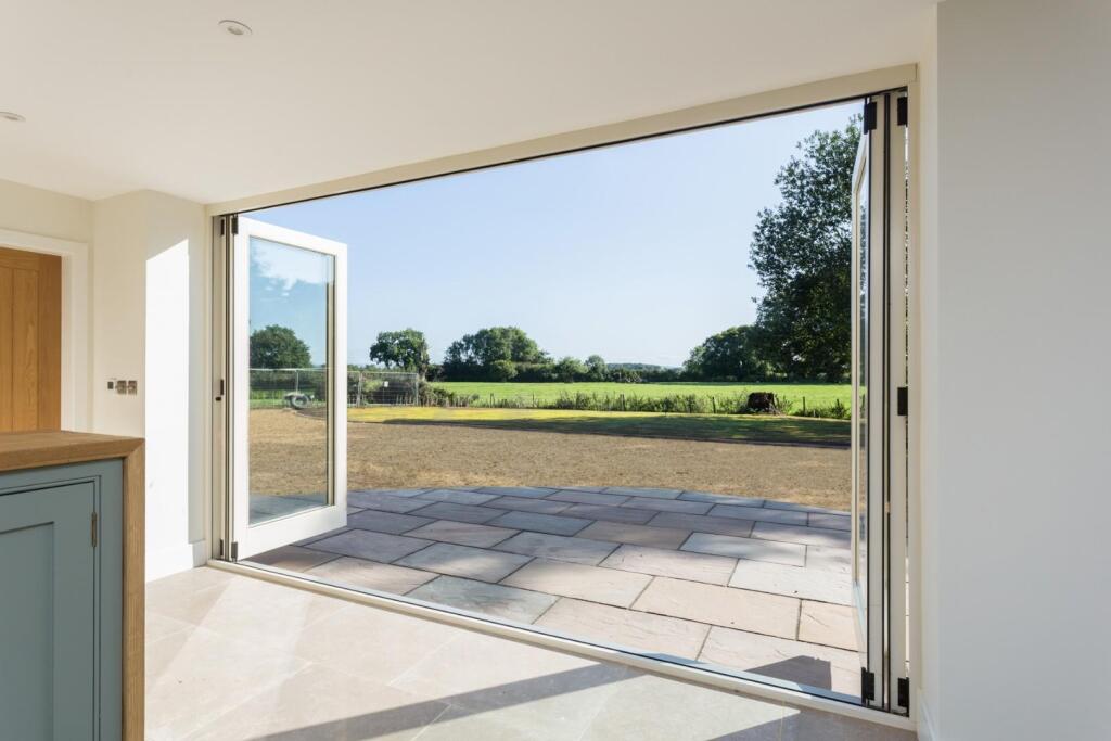 The Bramleys, Beals Lane, Sutton On Derwent, York photo 3