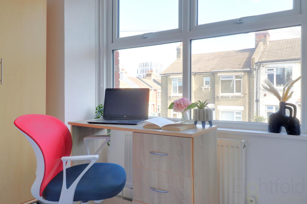 3 bedroom flat for rent