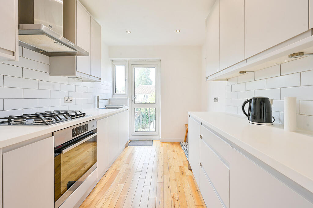Apartment in Twickenham - View 4