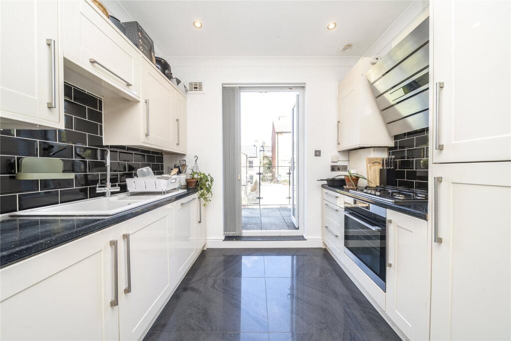 Apartment in London - View 4