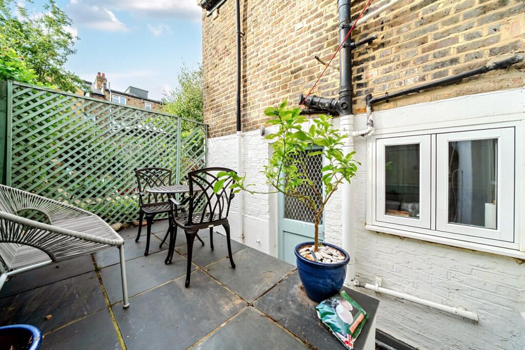 Apartment in London - View 4