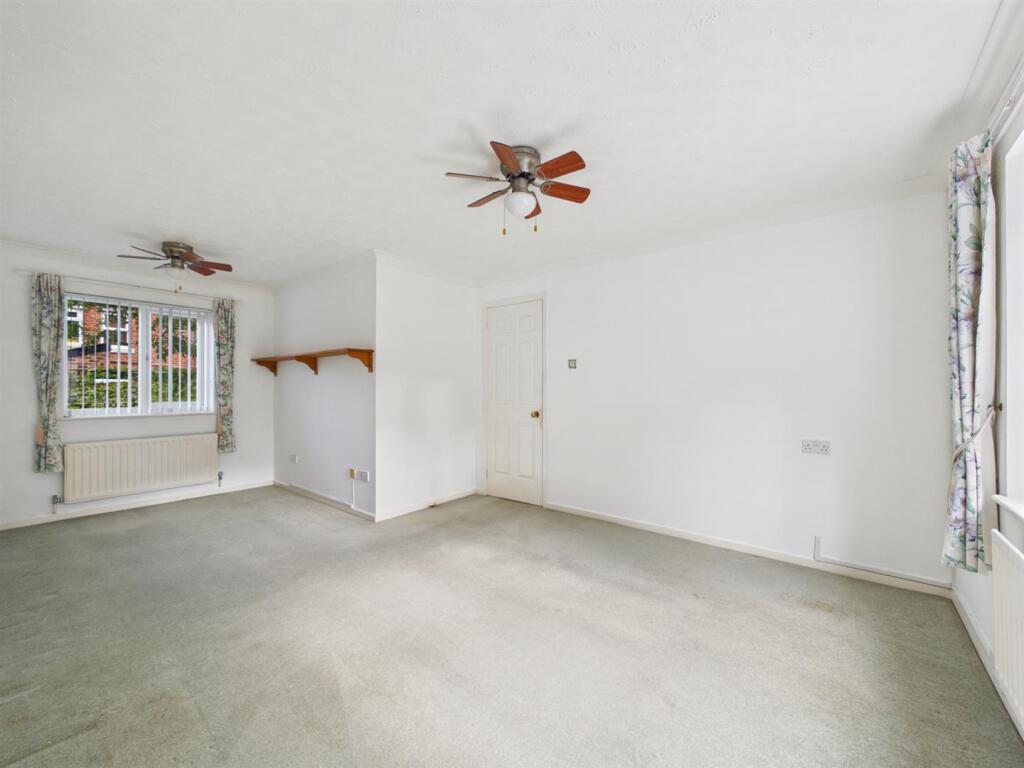 Apartment in Newcastle upon Tyne - View 3
